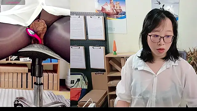 ChenChen-- online show from November 29, 5:02 pm