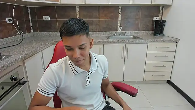 Snapshot of Edwin_Blaz chatting on September 25, 4:18 am Edwin Blaz online show from September 25, 4:18 am