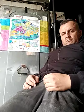 Snapshot of andres1925 chatting on March 1, 11:54 am andres1925 online show from March 1, 11:54 am