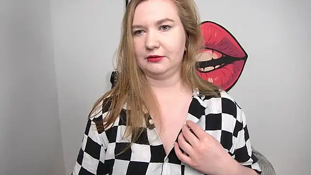 LaraDream online show from November 6, 4:33 pm