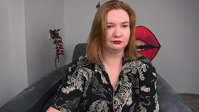 Snapshot of LaraDream chatting on July 6, 2:46 pm LaraDream online show from July 6, 2:46 pm