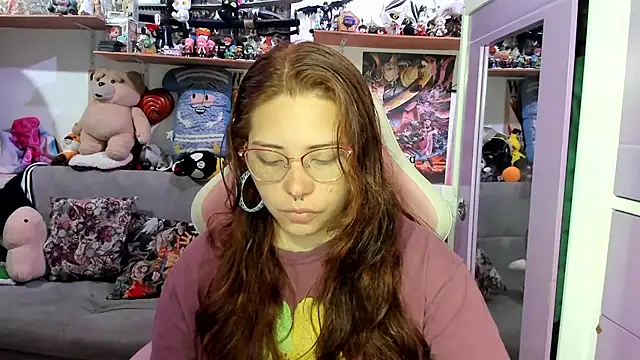 soficammy online show from June 11, 12:01 am