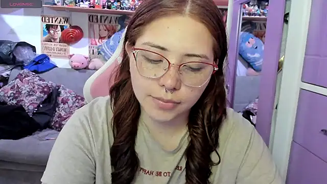 soficammy online show from May 17, 8:42 pm