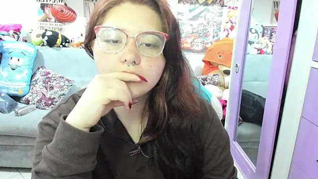 soficammy online show from October 3, 8:43 pm
