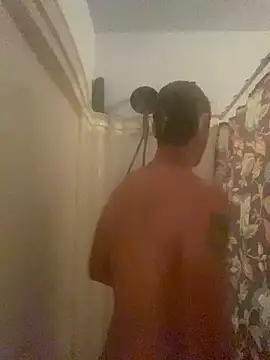 Snapshot of DillPie chatting on September 15, 12:11 am DillPie online show from September 15, 12:11 am