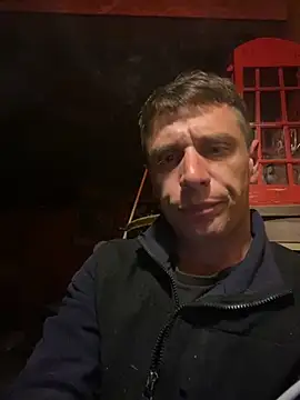 Snapshot of DillPie chatting on November 11, 7:47 am DillPie online show from November 11, 7:47 am