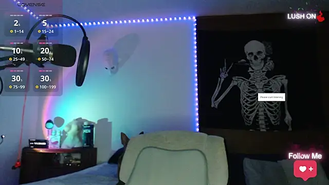 soyelcarlitos  online show from September 18, 5:32 am