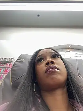 mismialove online show from June 3, 8:02 pm