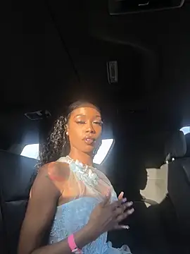 mismialove online show from May 13, 11:01 pm