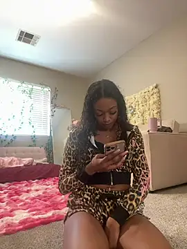 mismialove online show from July 13, 5:23 pm