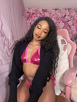 mismialove online show from February 8, 7:17 am