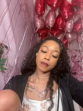 mismialove online show from February 12, 9:20 am