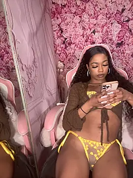 mismialove online show from April 17, 11:46 am