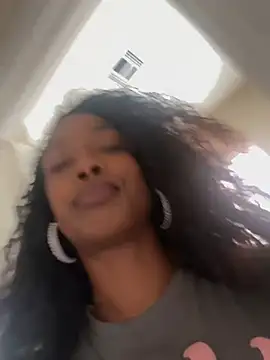 mismialove online show from June 15, 9:25 pm