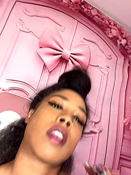 mismialove online show from December 18, 12:31 pm