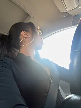 mismialove online show from March 27, 3:24 pm