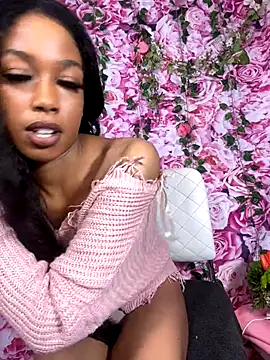Snapshot of mismialove chatting on September 17, 6:15 am mismialove online show from September 17, 6:15 am