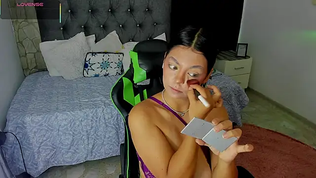 Snapshot of susan_smith18 chatting on September 20, 1:05 pm susan smith18 online show from September 20, 1:05 pm