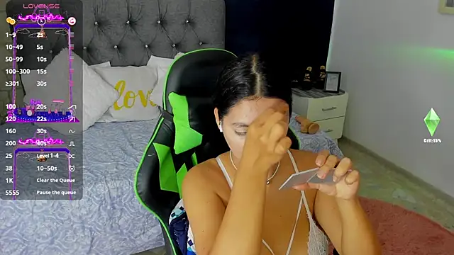 Snapshot of susan_smith18 chatting on September 19, 12:53 pm susan smith18 online show from September 19, 12:53 pm