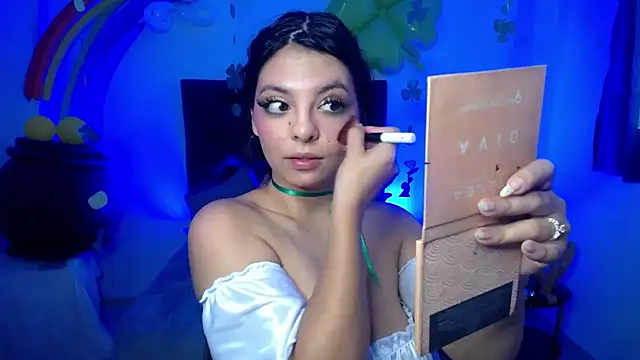 Snapshot of susan_smith18 chatting on March 17, 1:29 pm susan smith18 online show from March 17, 1:29 pm