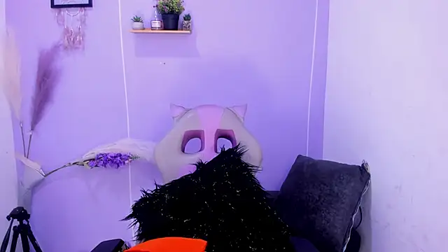 body brown online show from April 4, 11:50 am