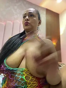 Snapshot of sofia_xxx02 chatting on July 9, 12:11 am sofia xxx02 online show from July 9, 12:11 am