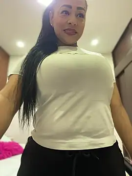 Snapshot of sofia_xxx02 chatting on July 15, 12:01 pm sofia xxx02 online show from July 15, 12:01 pm