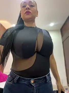 Snapshot of sofia_xxx02 chatting on July 11, 12:05 pm sofia xxx02 online show from July 11, 12:05 pm