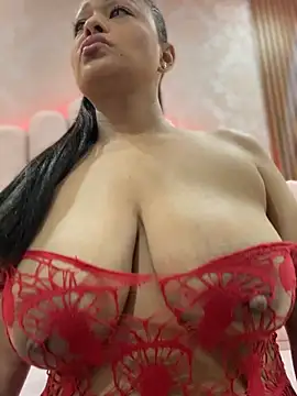 Snapshot of sofia_xxx02 chatting on June 3, 12:39 pm sofia xxx02 online show from June 3, 12:39 pm