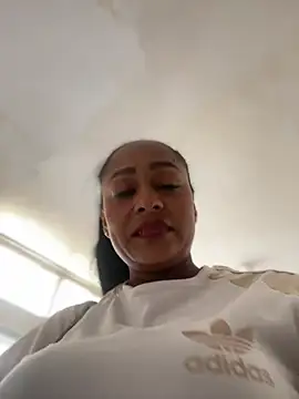 Snapshot of sofia_xxx02 chatting on June 30, 3:56 pm sofia xxx02 online show from June 30, 3:56 pm