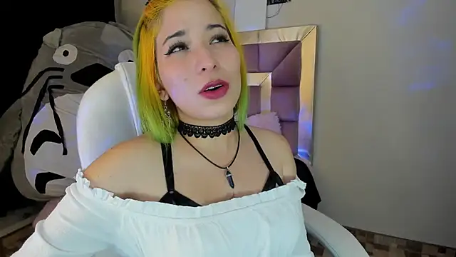 Laughing Naty online show from December 5, 1:31 am