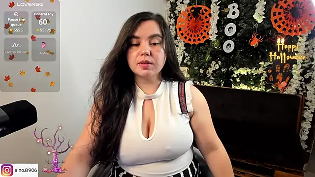 Snapshot of ainohacarter_89 chatting on October 18, 12:45 am ainohacarter 89 online show from October 18, 12:45 am