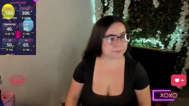 Snapshot of ainohacarter_89 chatting on June 4, 1:32 am ainohacarter 89 online show from June 4, 1:32 am