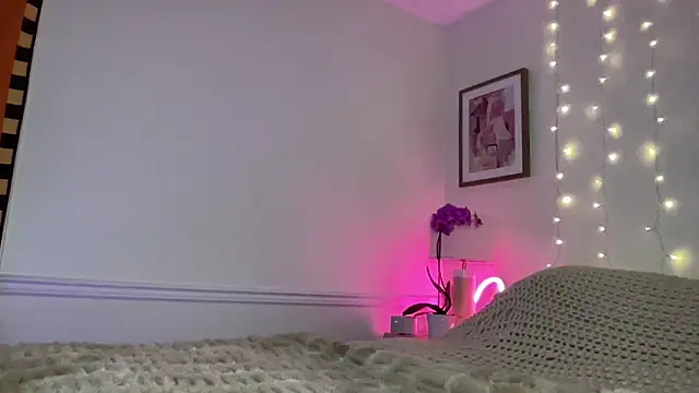 Fitnessbabe69 online show from December 3, 6:25 am