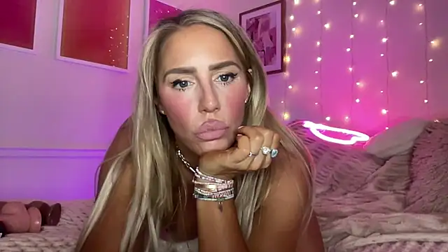 Fitnessbabe69 online show from February 21, 7:43 am