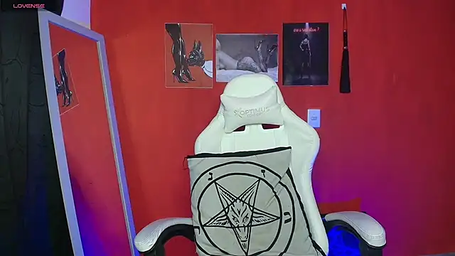luci fer devil online show from May 23, 3:16 am