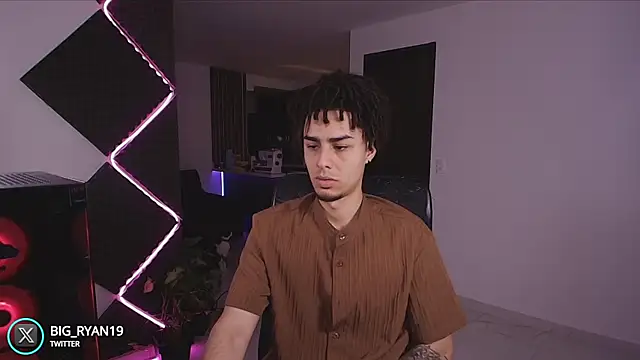 bigryann23 online show from November 30, 3:51 am