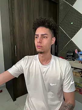 bigryann23 online show from March 31, 3:03 pm