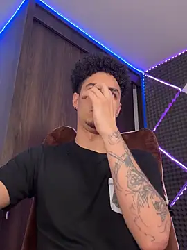 bigryann23 online show from February 8, 3:26 am