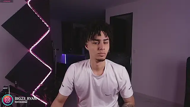 bigryann23 online show from November 24, 11:27 pm