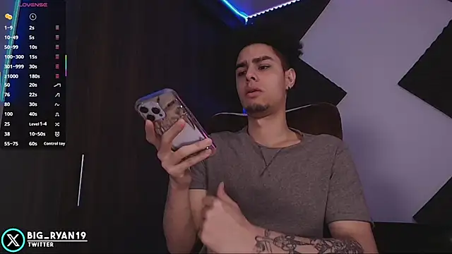 bigryann23 online show from February 7, 4:09 am