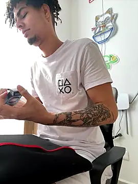 bigryann23 online show from November 9, 9:30 pm