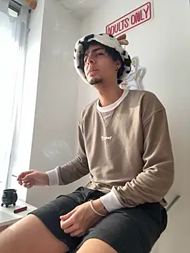 bigryann23 online show from November 8, 9:07 pm