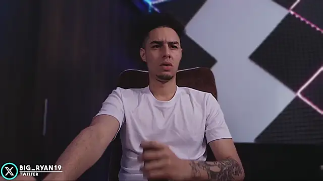 bigryann23 online show from February 17, 2:47 pm