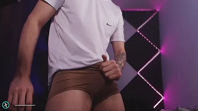 bigryann23 online show from February 24, 12:33 am