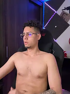 bigryann23 online show from May 28, 3:03 am