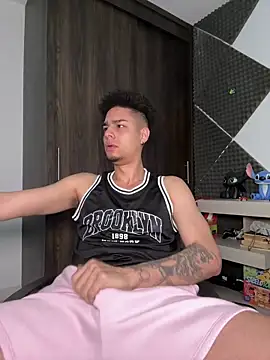 bigryann23 online show from March 22, 3:57 pm